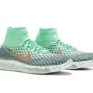 Womens NIKE LUNAREPIC FLYKNIT Voltage Turquoise Trainers